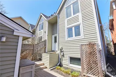 15 THE MEWS Lane, New Edinburgh - Lindenlea, ON K1M 2G3