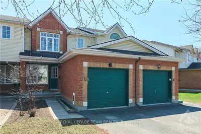 12 COLLEGE Circle, Overbrook - Castleheights and Area, ON K1K 4R7