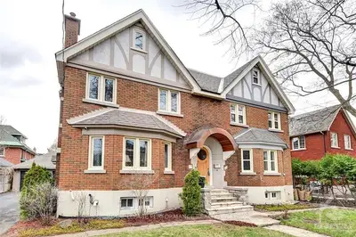 17 INGLEWOOD Place, Dows Lake - Civic Hospital and Area, ON K1Y 4C4