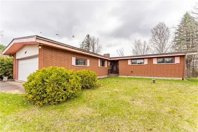 30 BARRY Street, Laurentian Valley, ON K8A 7L5