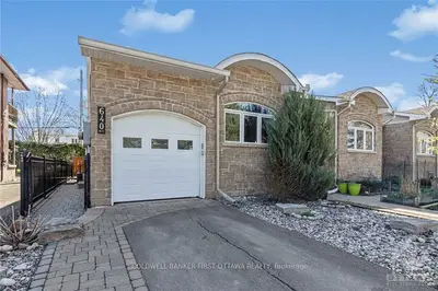 640 DE L'EGLISE Street, Vanier and Kingsview Park, ON K1K 3K2