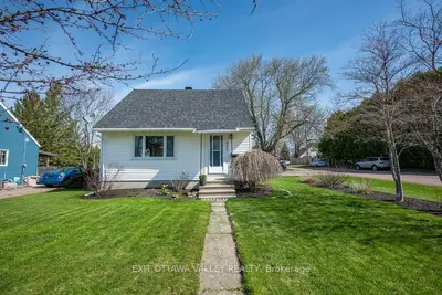 317 CHAMBERLAIN Street, Pembroke, ON K8A 2M6