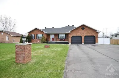 6684 TOMMARY Drive, Greely - Metcalfe - Osgoode - Vernon and Area, ON K4P 1G8
