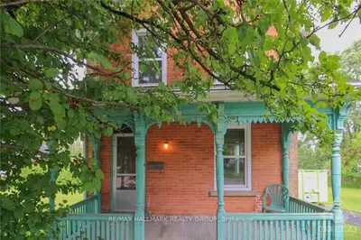 38 EDGEWOOD Avenue, Brockville, ON K6V 1T6