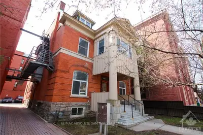 240 COOPER Street 9, Ottawa Centre, ON K2P 0G4