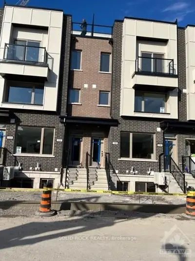 712 Kizis, Manor Park - Cardinal Glen And Area, On K1k 4z9