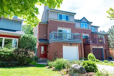 203 Dunbarton Court, Manor Park - Cardinal Glen And Area, On K1k 4l7