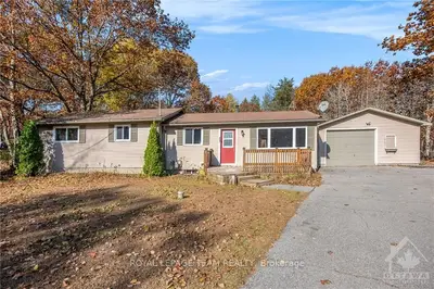 137 HUNTER Crescent, Constance Bay - Dunrobin - Kilmaurs - Woodlawn, ON K0A 3M0