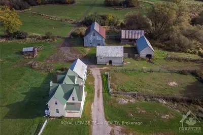 5046-B CARP Road, Carp - Dunrobin - Huntley - Fitzroy and Area, ON K0A 2H0