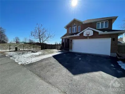 1103 GRENON Avenue, Britannia Heights - Queensway Terrace N and Area, ON K2B 1A9