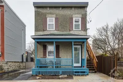 40 Stirling Avenue, West Centre Town, ON K1Y 1R1