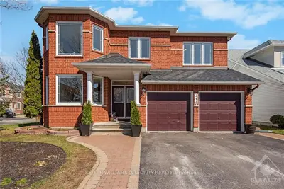 2236 SANDMAN Crescent, Orleans - Cumberland and Area, ON K4A 4V7