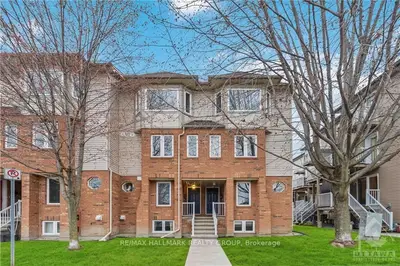 1342 GUTHRIE Street, South of Baseline to Knoxdale, ON K2H 1G8