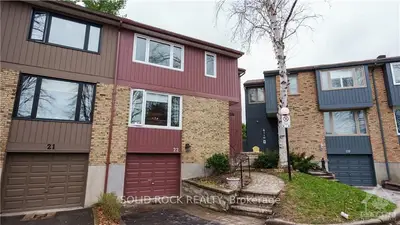 22 BAYSIDE, Billings Bridge - Riverside Park and Area, ON K1V 9R3