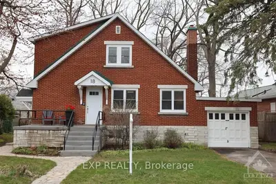 18 Anna Avenue, Carlington - Central Park, On K1z 7t4
