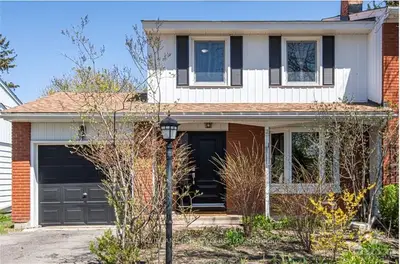 155 MCCLELLAN Road, South of Baseline to Knoxdale, ON K2H 5V7