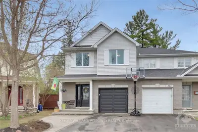 305 HORSESHOE Crescent, Stittsville - Munster - Richmond, ON K2S 0B7