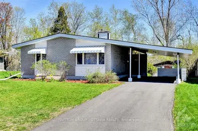 1257 FELLOWS Road, Parkway Park - Queensway Terrace S and Area, ON K2C 2V8