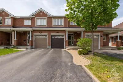 136 STEDMAN Street, Blossom Park - Airport and Area, ON K1T 0B4
