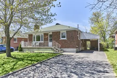 2460 CHASSEUR Avenue, Billings Bridge - Riverside Park and Area, ON K1V 8E8