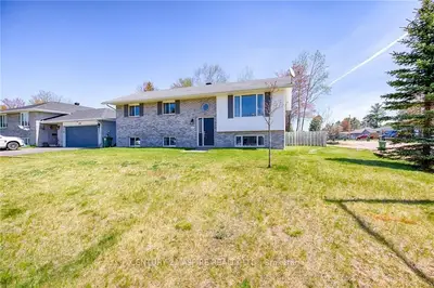 79 WOODLAND Crescent, Petawawa, ON K8H 3M1
