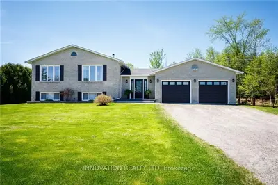 106 Poonamalie Road, Rideau Lakes, On K7a 5b8