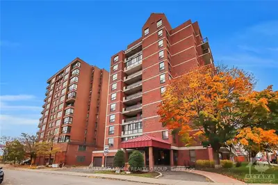50 Emmerson Avenue 901, West Centre Town, On K1y 4p7