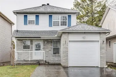 1571 DES GRIVES Crescent, Orleans - Convent Glen and Area, ON K1C 5C2