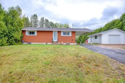 19 WILSON Street, Laurentian Hills, ON K0J 1J0
