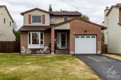 334 COTTONWOOD Crescent, Orleans - Cumberland and Area, ON K1E 2X7