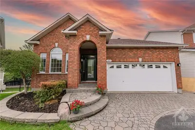 20 BLOSSOMFIELD Court, Cyrville - Carson Grove - Pineview, ON K1B 1C6