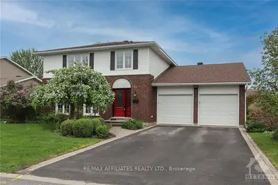 61 CHARING Road, South of Baseline to Knoxdale, ON K2G 4G3