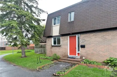 408 GARDEN GLEN, Meadowlands - Crestview and Area, ON K2G 1H1