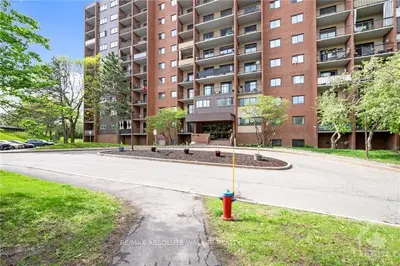 2630 SOUTHVALE Crescent 101, Elmvale Acres and Area, ON K1B 4S8