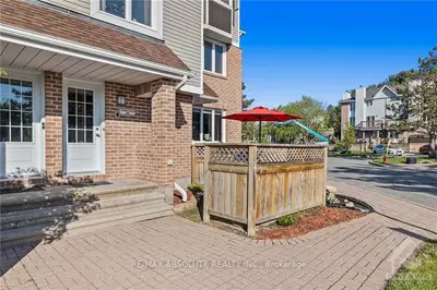 1 STONEBANK Crescent 10, Bells Corners and South to Fallowfield, ON K2H 9M4