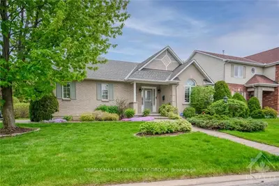 8 SPRINGWOOD Circle, Stittsville - Munster - Richmond, ON K2S 1E2