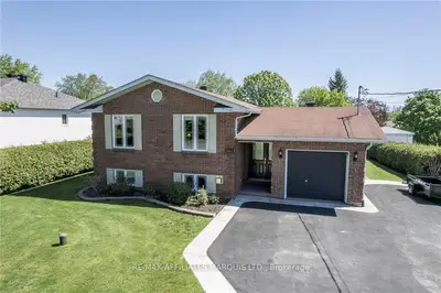 3361 BRUCE Street, South Stormont, ON K6K 1M7