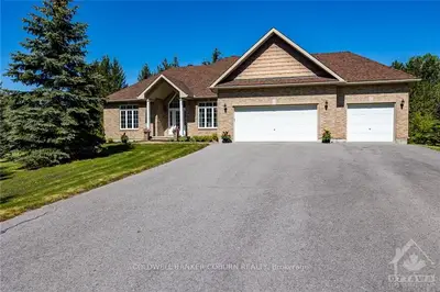 10 MING Court, Carp - Huntley Ward, ON K0A 1L0