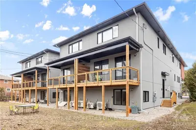 912 Woodroffe Avenue, Britannia Heights - Queensway Terrace N And Area, On K2a 3r7