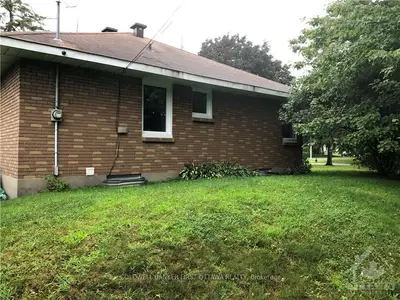 3044 Upper Otterson Place, Billings Bridge - Riverside Park And Area, On K1v 7b6