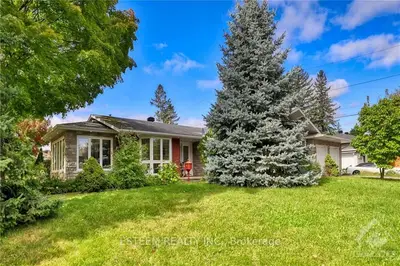 2918 Southmore East Drive, Billings Bridge - Riverside Park And Area, On K1v 6y8