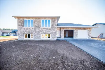 7 ZACHARY Street, Petawawa, ON K8H 0G5