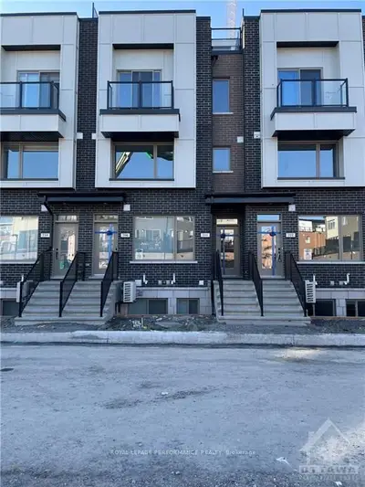 704 Kizis, Manor Park - Cardinal Glen And Area, On K1k 5a4