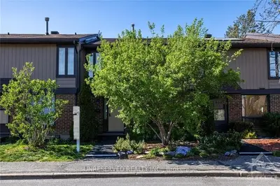 890 CAHILL Drive W 15, Hunt Club - Windsor Park Village and Area, ON K1V 9A4