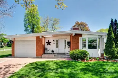 1195 BONNIE Crescent, Belair Park - Copeland Park and Area, ON K2C 1Z8
