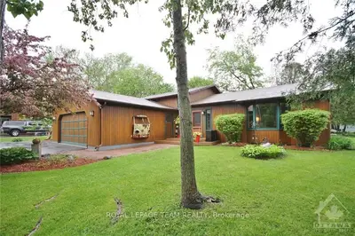 5715 LOYALIST Street, Greely - Metcalfe - Osgoode - Vernon and Area, ON K0A 2W0