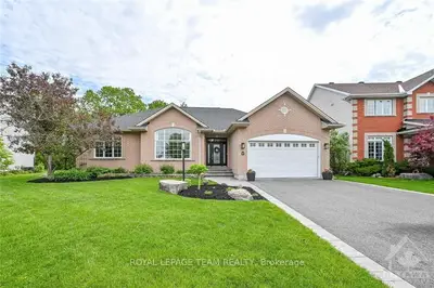 7 QUARTZ Crescent, Stittsville - Munster - Richmond, ON K2S 1Z4