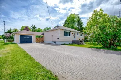 184 LAURENTIAN Drive, Petawawa, ON K8H 2M6