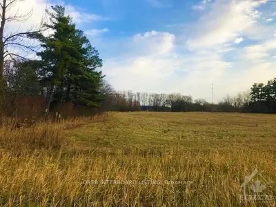 5961 COUNTY Road 34, South Glengarry, ON K0C 1N0