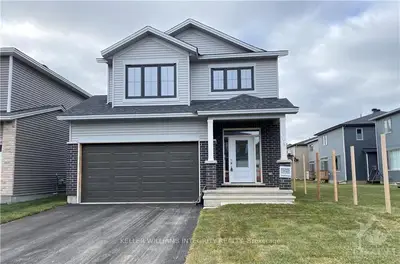 608 MOONFLOWER Crescent, Blossom Park - Airport and Area, ON K1T 0X8